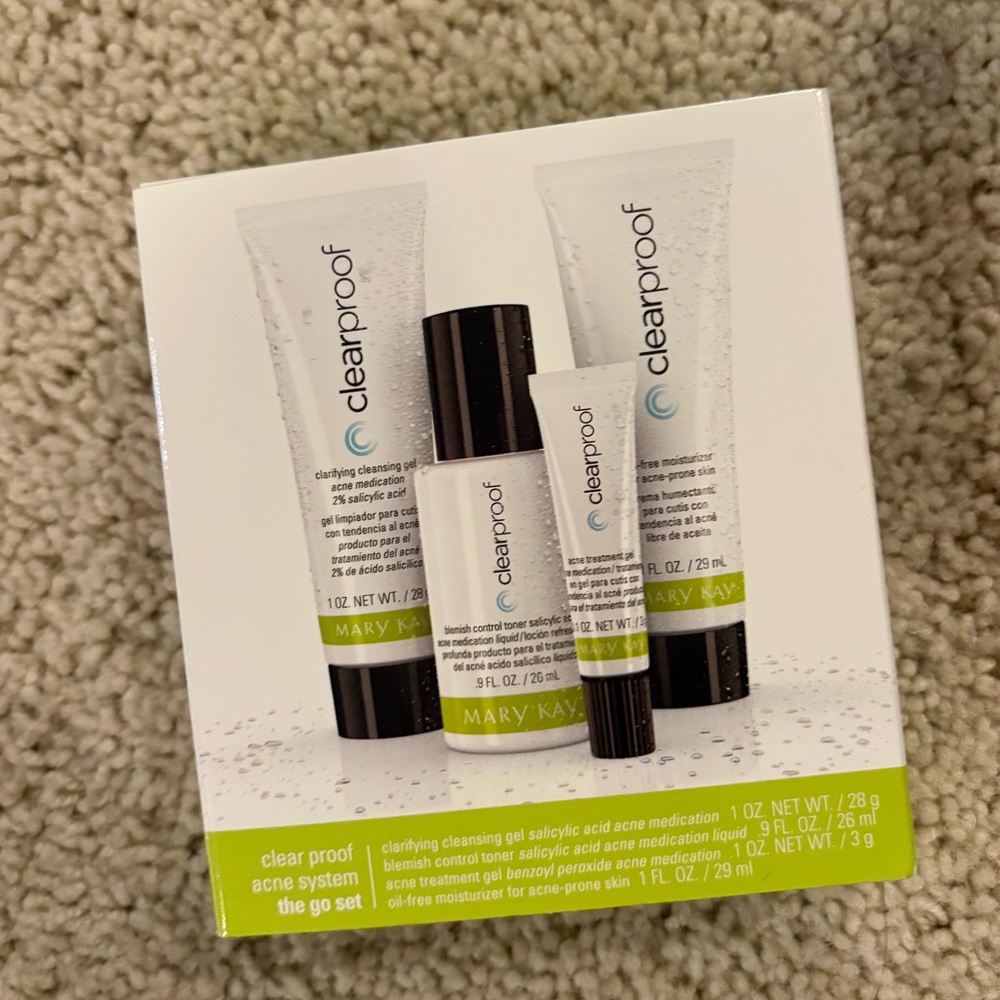 New in Box Mary Kay CLEARPROOF System On the Go
